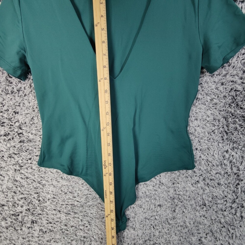 House of Harlow 1960 Women Minimalist Chic Bodysuit XL Green VNeck Short Sleeves - Picture 2 of 7